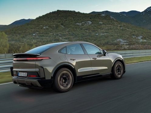 Porsche Cayenne Coupe Electric Moving